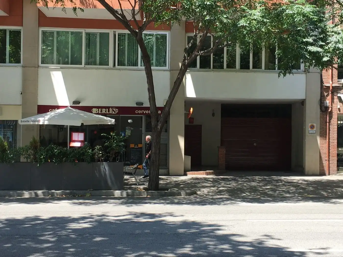 Garaje de alquiler en Carrer de Berlín, 57, Barri de les Corts, Les Corts, Barcelona Capital
