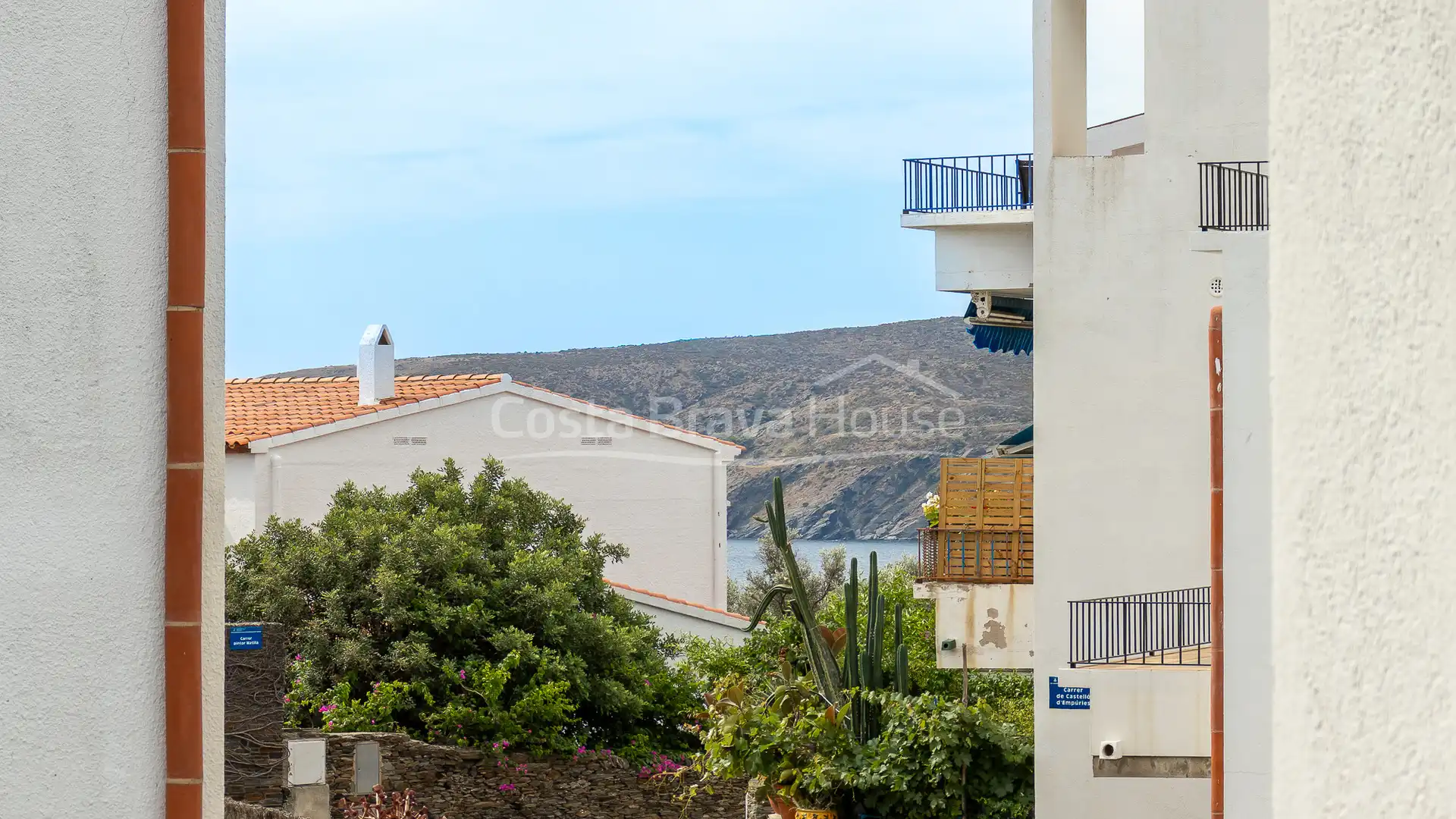 Vista exterior de Casa o xalet en venda en Cadaqués amb Aire condicionat, Calefacció i Jardí privat