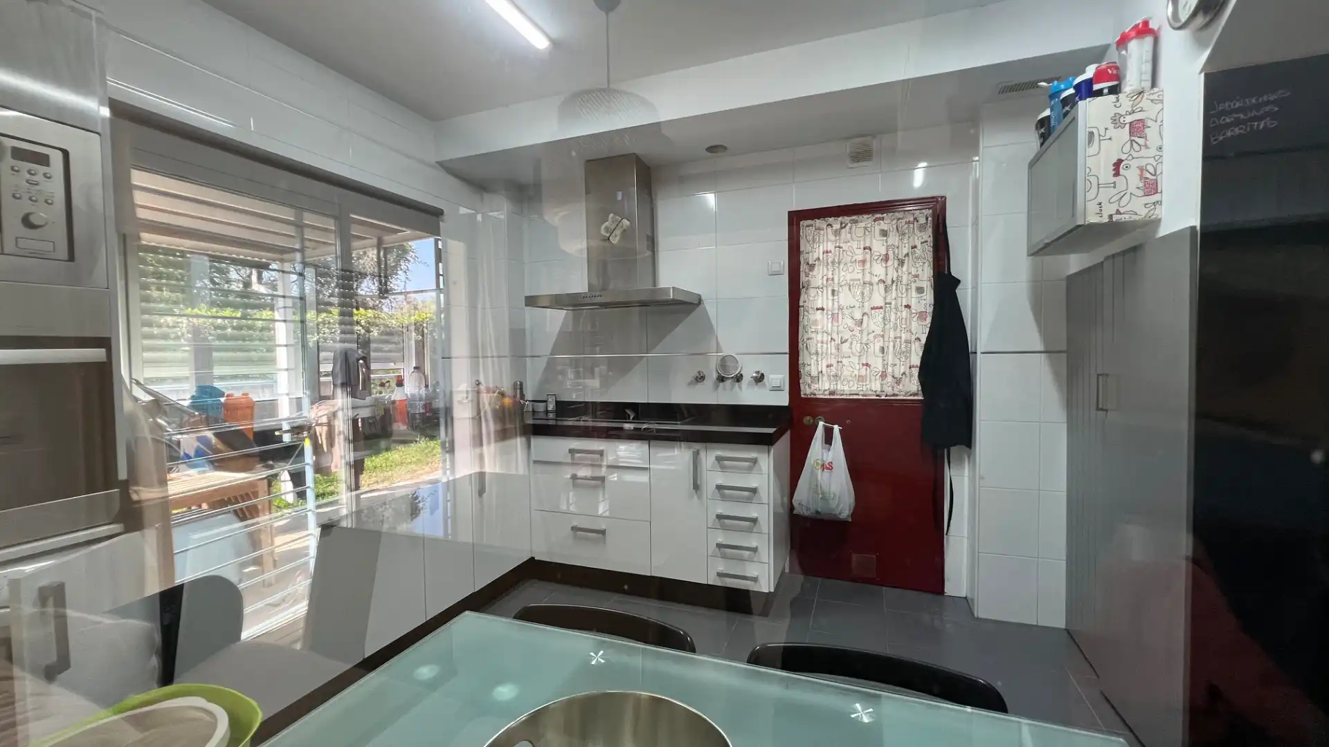 Cuina de Casa o xalet en venda en Espartinas amb Aire condicionat, Calefacció i Jardí privat