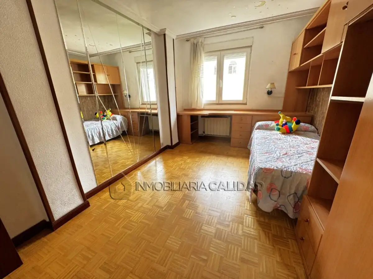 Bedroom of Flat for rent in Burgos  with Heating, Terrace and Furnished