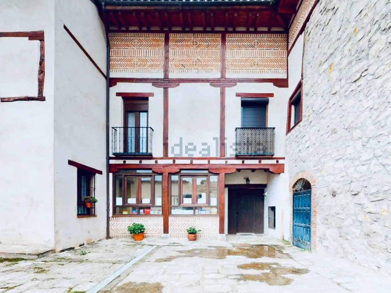 Vista exterior de Pis en venda en Torrelaguna, Madrid