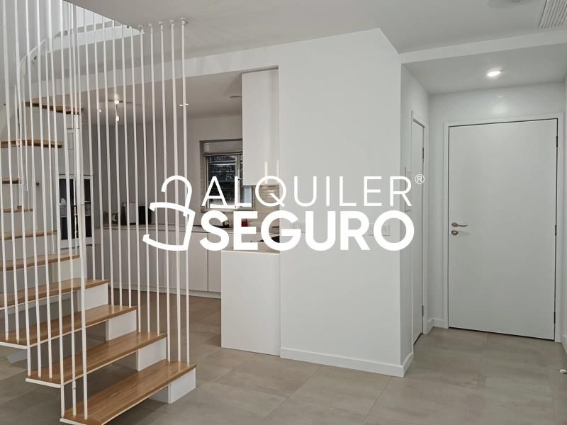 Casa o xalet de lloguer en  Madrid Capital amb Terrassa, Piscina i Moblat