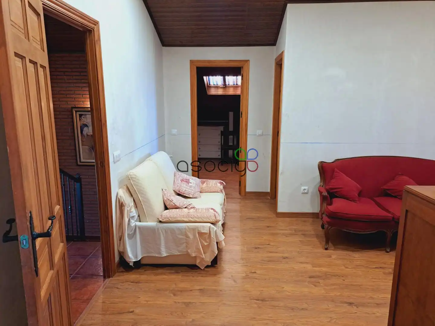 Sala de estar de Casa o chalet en venta en Solanillos del Extremo con Calefacción, Trastero y Piscina