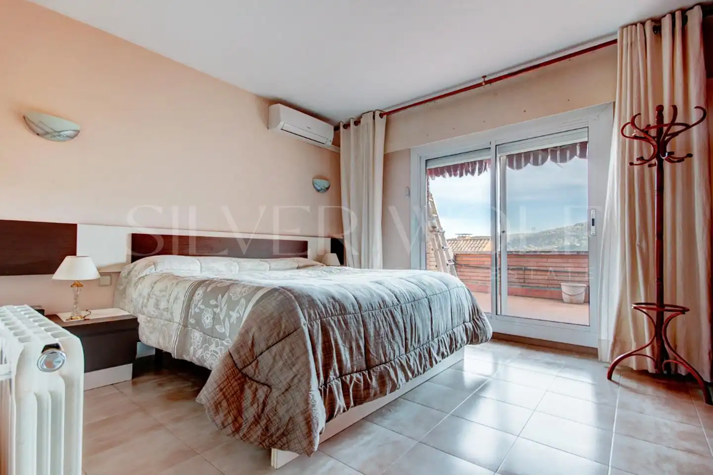Dormitori de Casa o xalet en venda en Corbera de Llobregat amb Aire condicionat, Calefacció i Jardí privat
