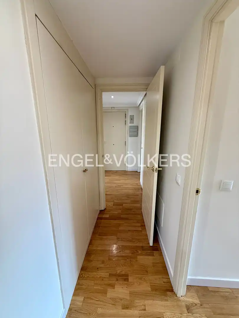 Wohnung zur Miete in Madrid mit Klimaanlage, Heizung und Parkett