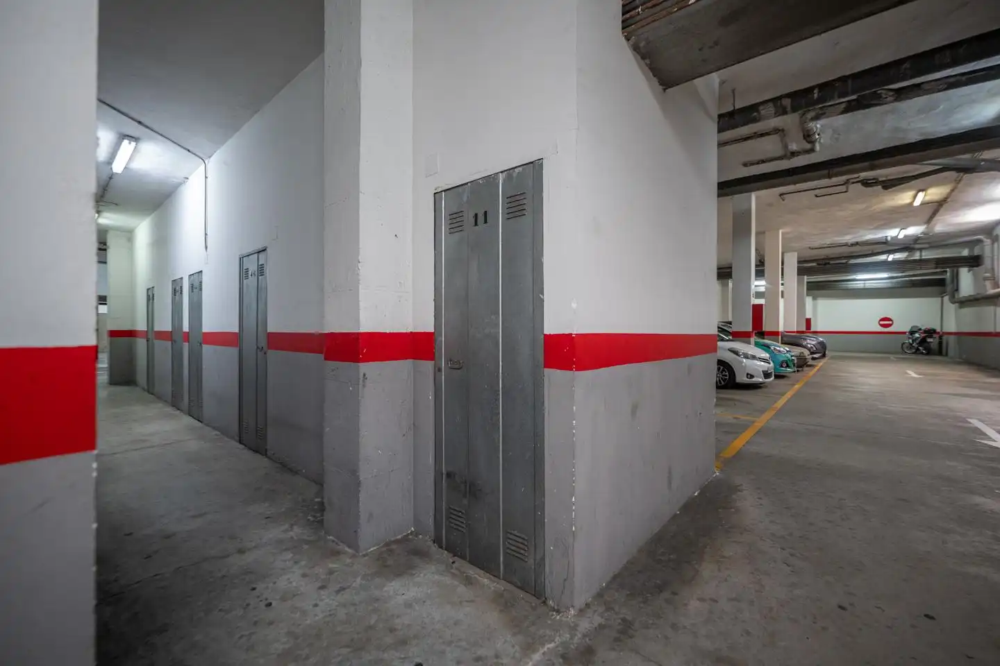 Parking de Piso en venta en Ávila con Calefacción y Trastero