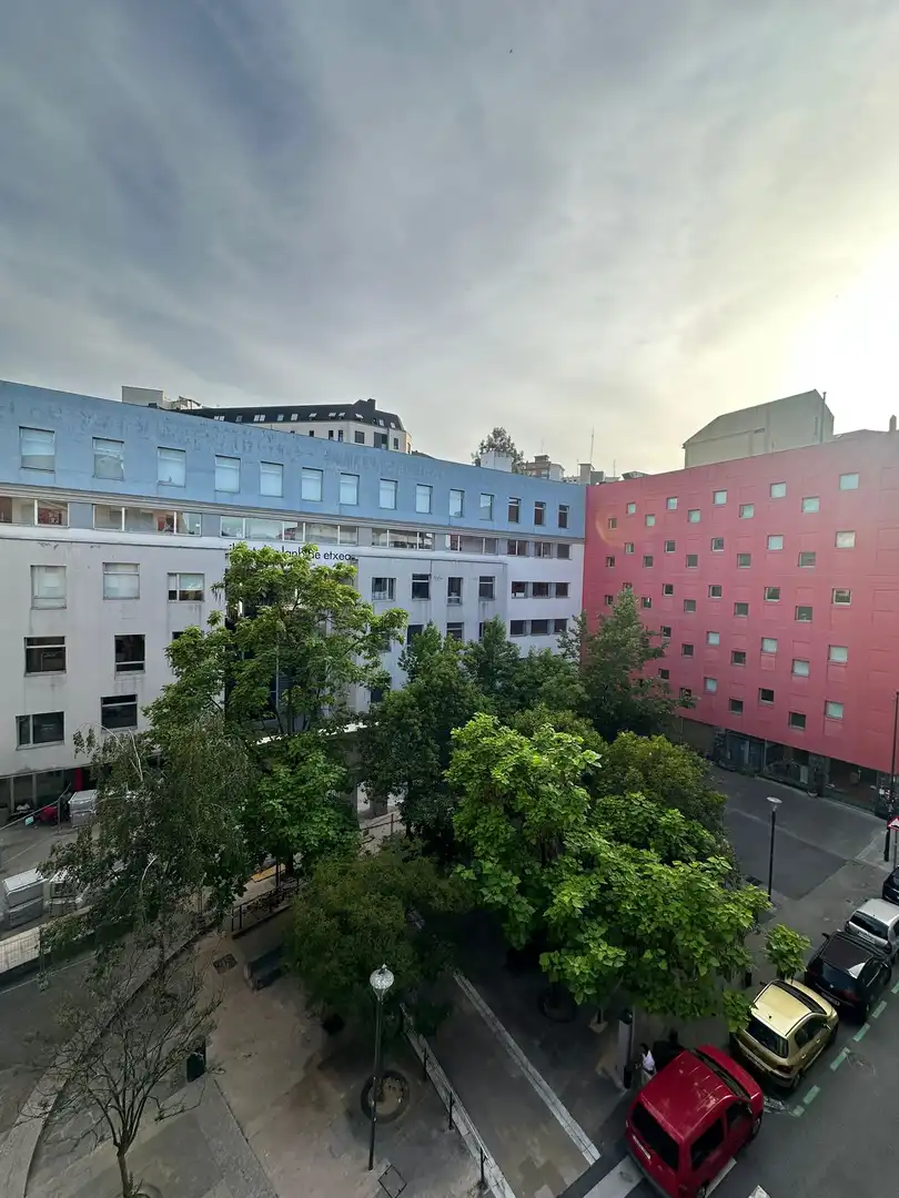 Vista exterior de Piso en venta en Bilbao  con Balcón