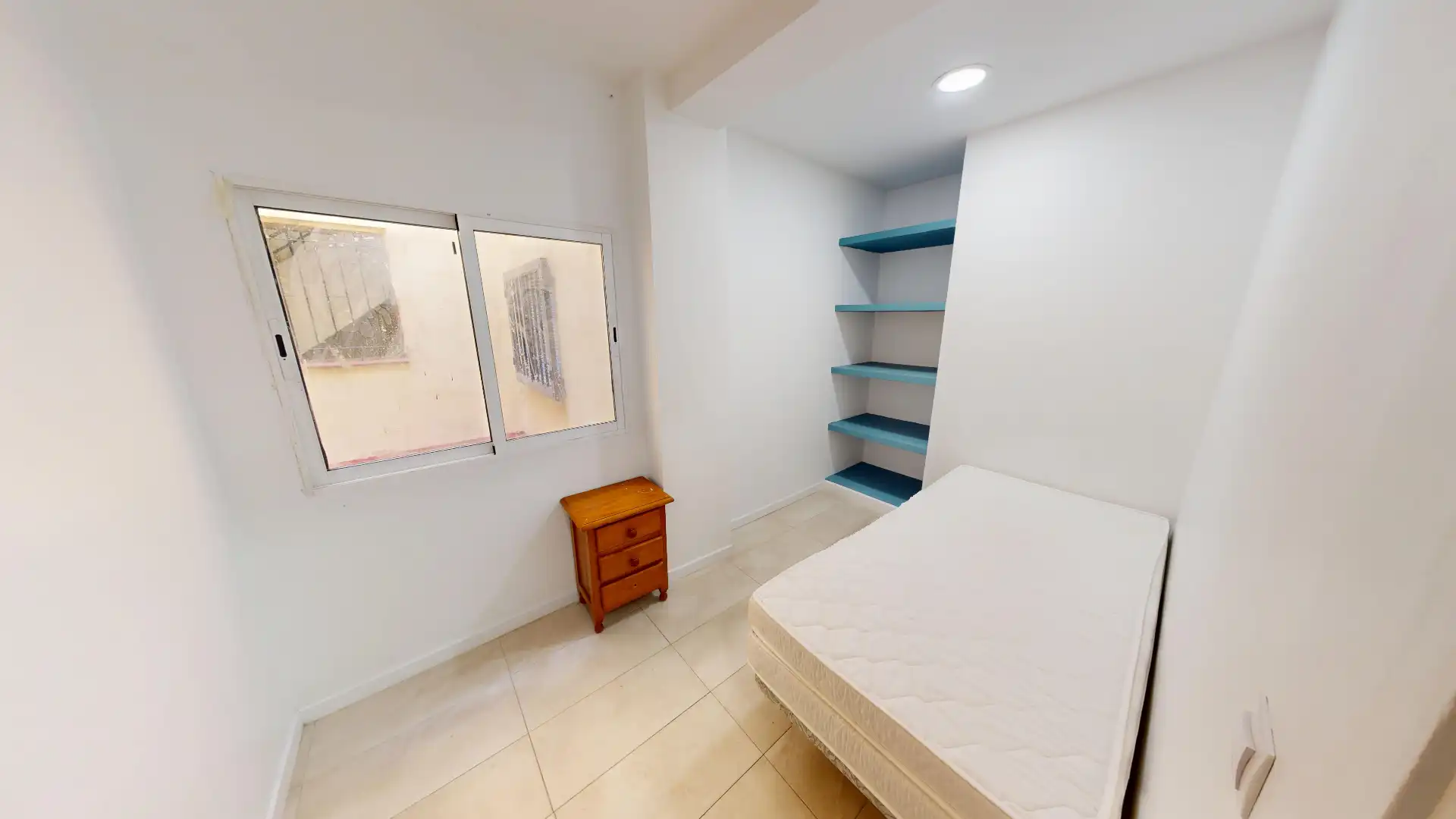 Habitación de Piso en venta en Alicante / Alacant con Amueblado, Lavadora y Balcón