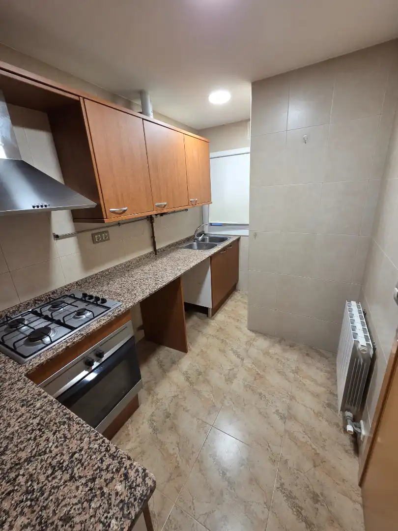 Küche von Wohnung zum Verkauf in Vilafranca del Penedès mit Heizung, Parkett und Ofen