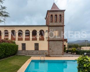 Exterior view of Building for sale in La Bisbal del Penedès