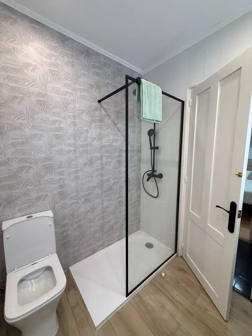 Bathroom of Flat for rent in Ferrol  with Heating, Parquet flooring and Terrace
