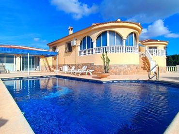 Maison avec piscine à vendre à Avenida Costa Blanca