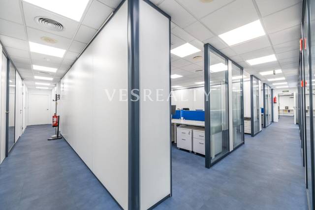 Oficina en Alquiler en Avenida MAISONNAVE en Ensanche - Diputación