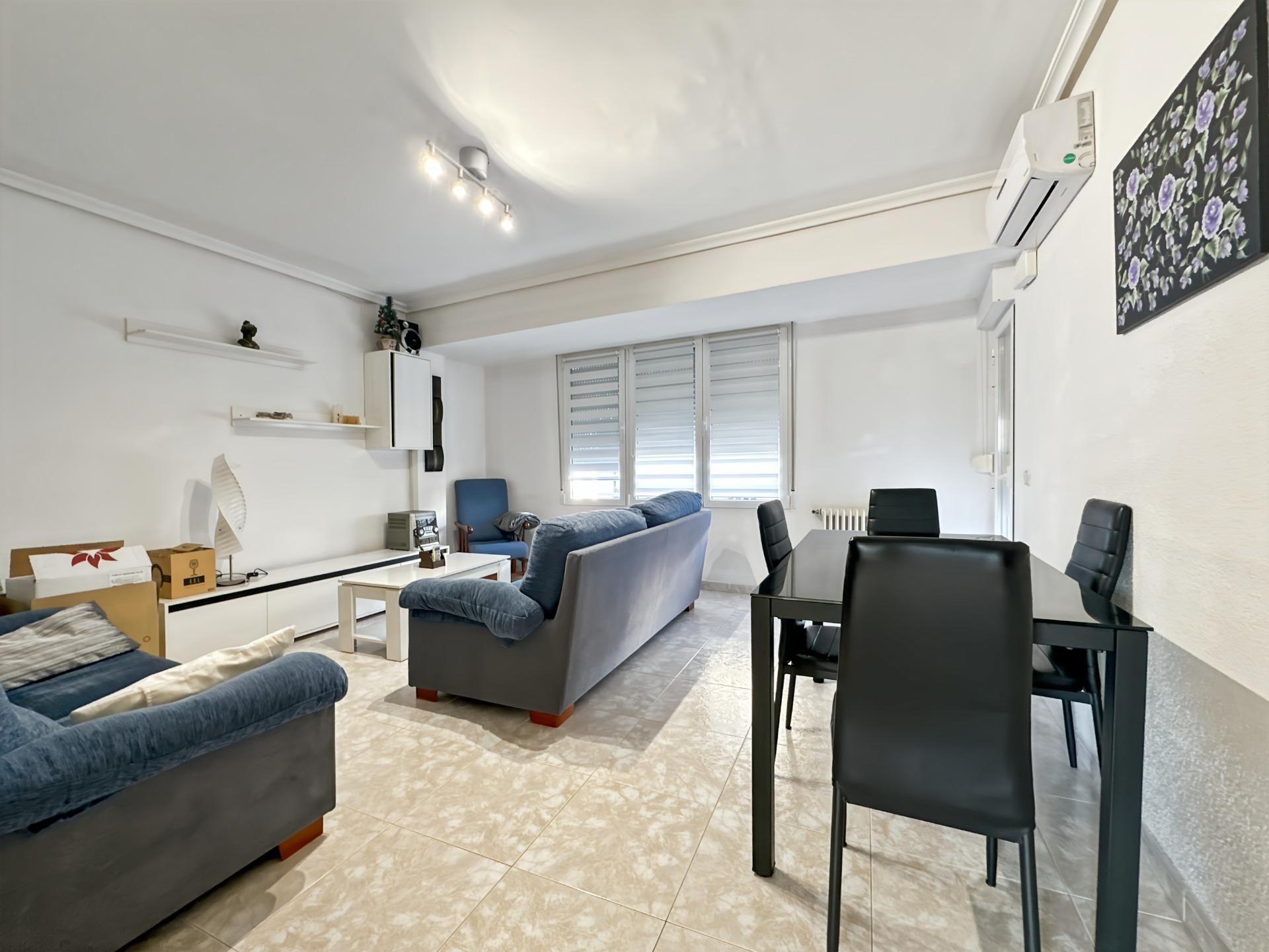 Sala d'estar de Pis de lloguer en Castellón de la Plana / Castelló de la Plana amb Aire condicionat, Moblat i Balcó