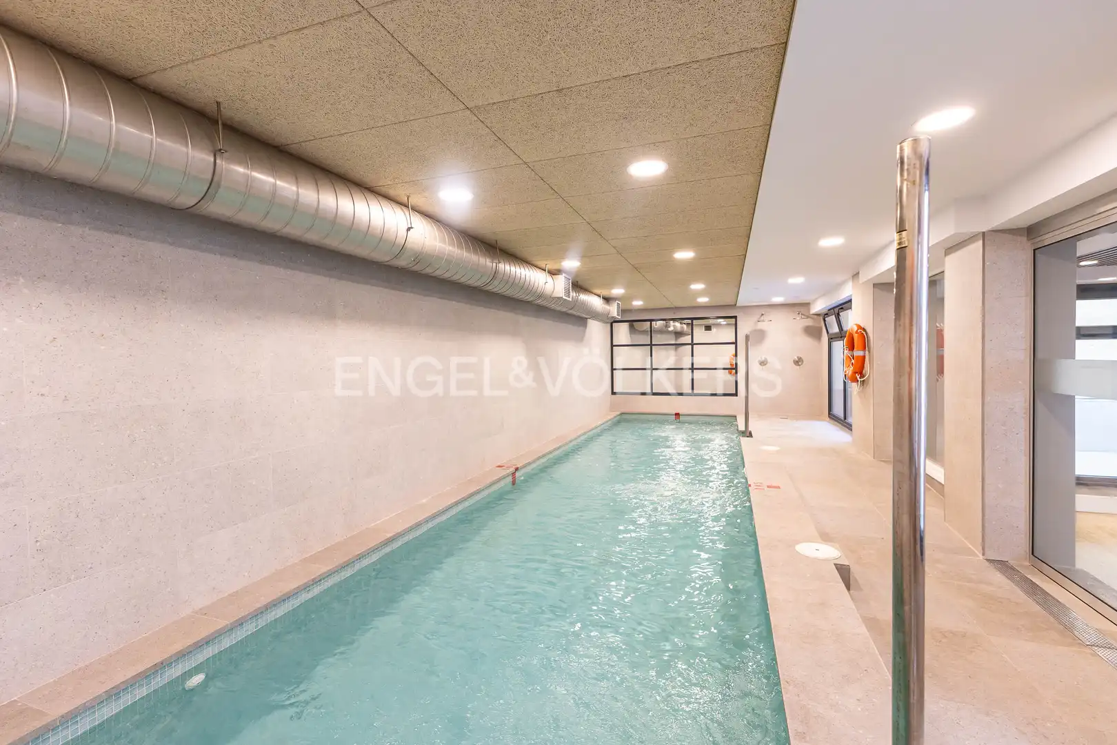 Swimming pool of Flat for rent in Madrid  with Air Conditioner, Heating and Storage room