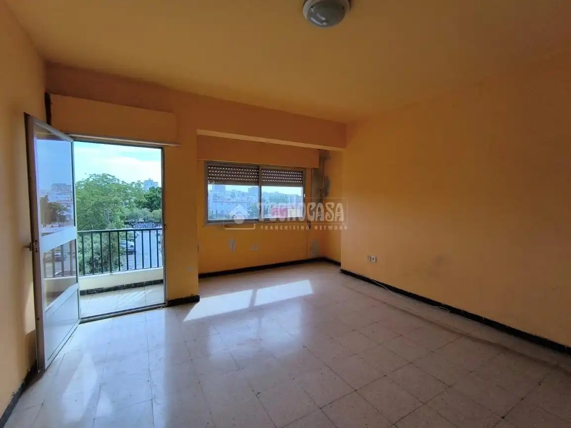 Habitación de Piso en venta en Huelva con Balcón