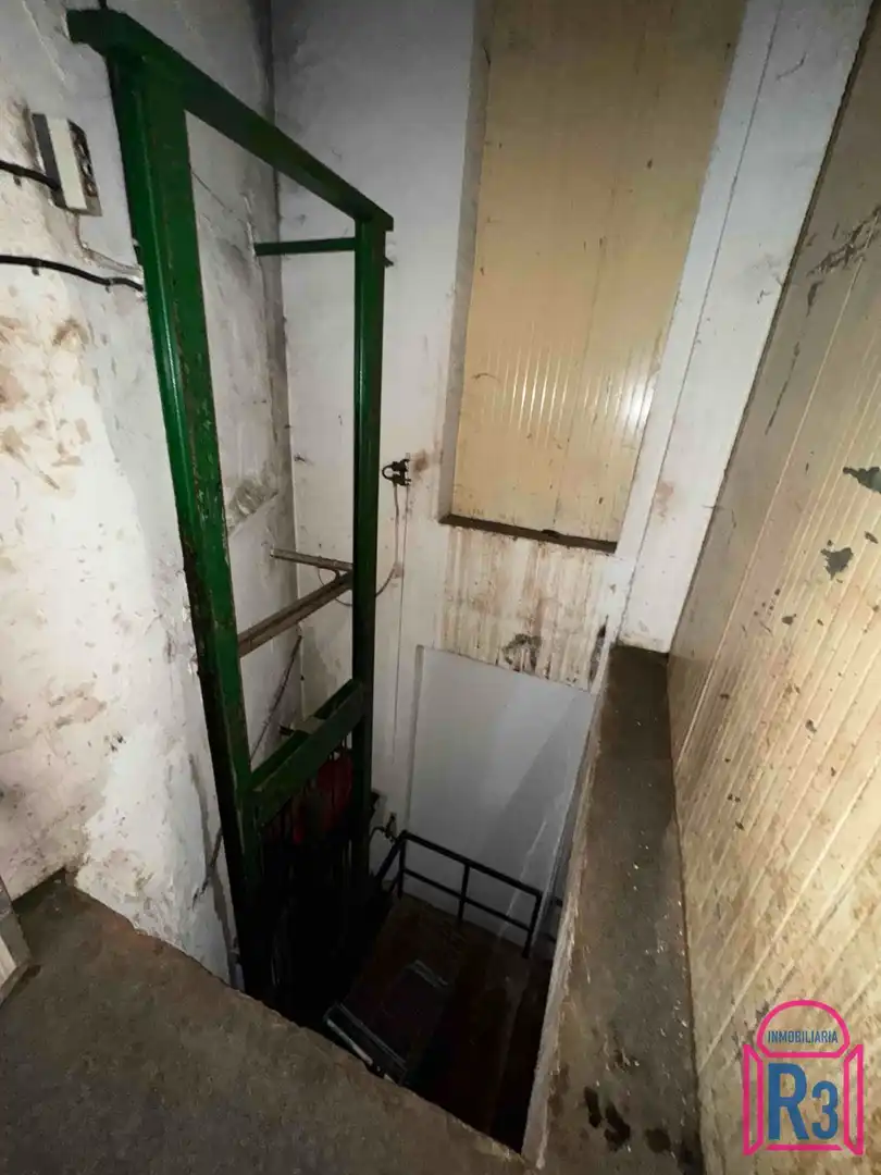 Nau industrial en venda en Sariegos amb Calefacció