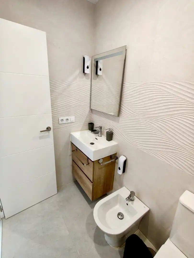 Baño de Apartamento en venta en Puerto de la Cruz con Amueblado, Lavadora y Microondas