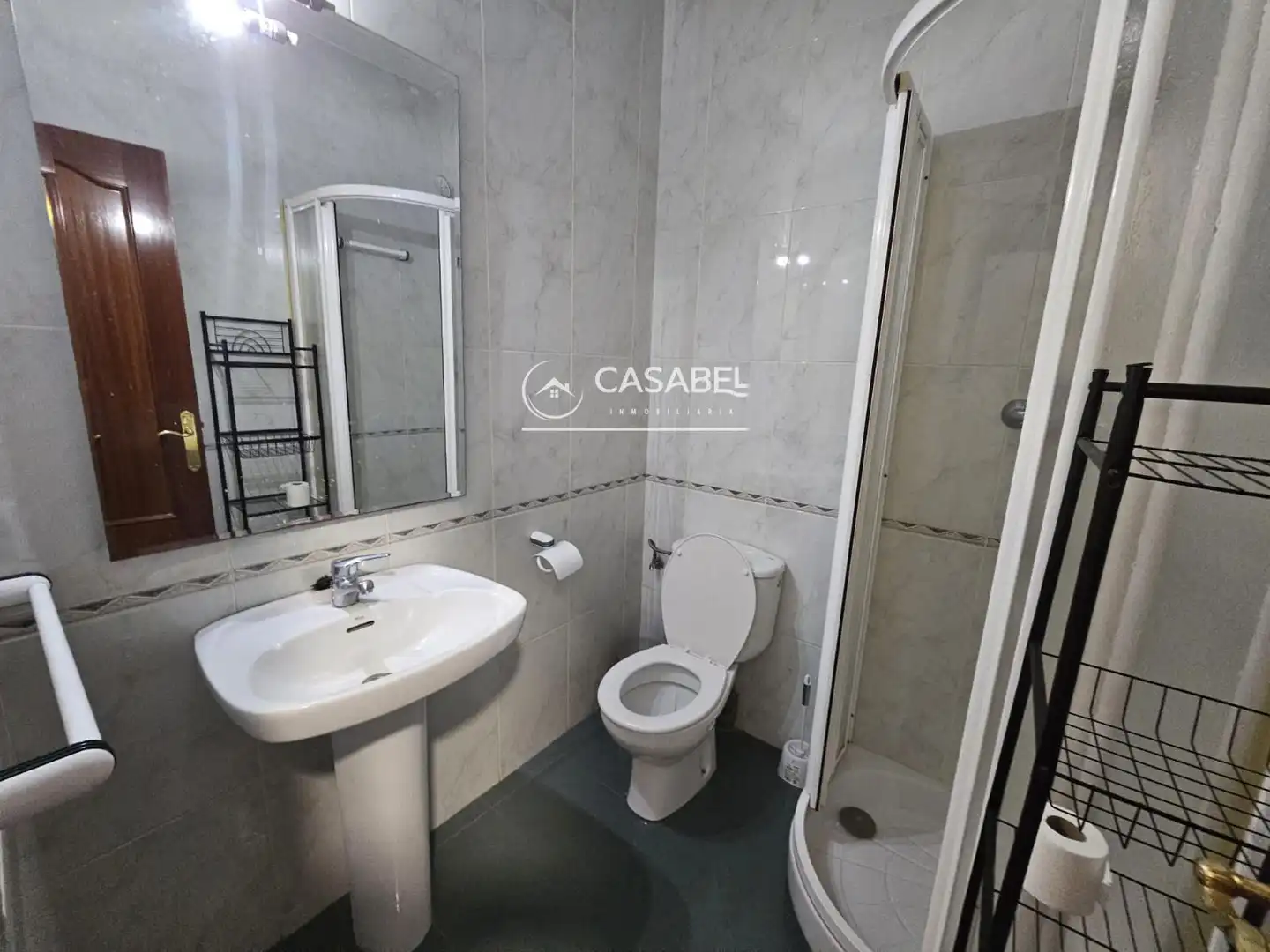 Badezimmer von Wohnung zur Miete in Córdoba mit Terrasse und Möbliert