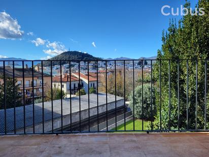 Exterior view of Duplex for sale in Olot  with Heating, Terrace and Balcony