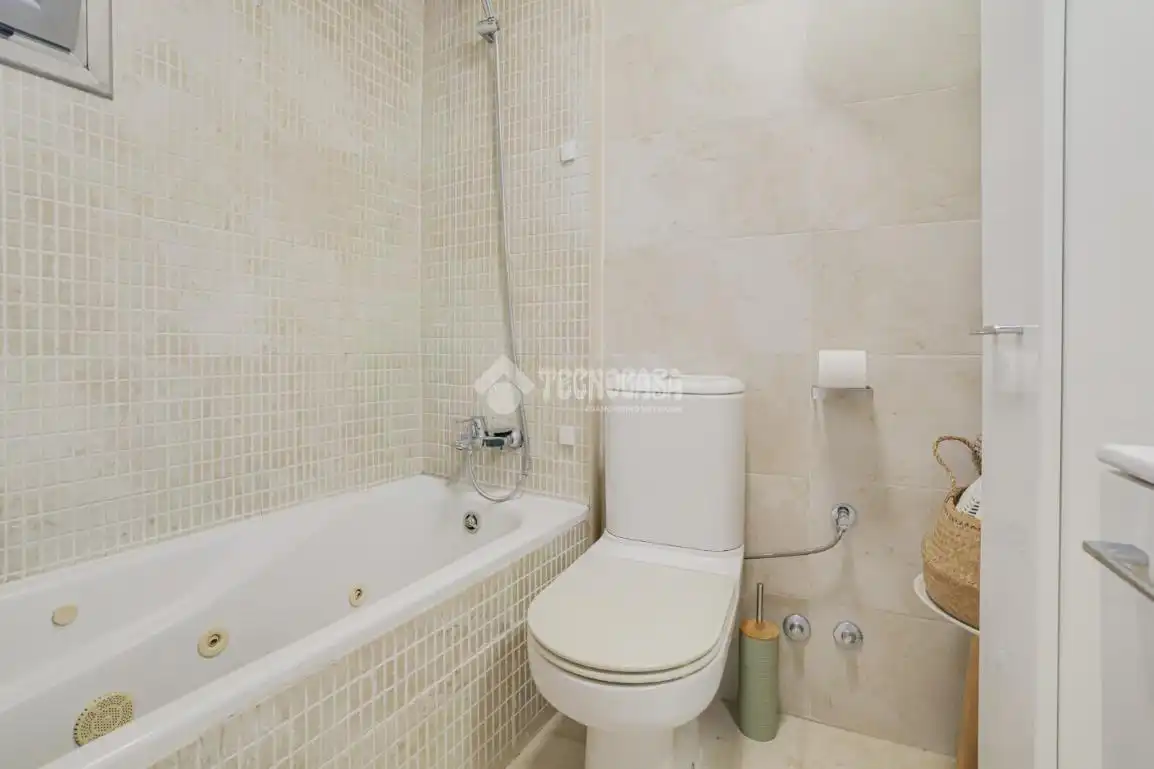 Badezimmer von Wohnung zum Verkauf in Sant Boi de Llobregat mit Klimaanlage, Heizung und Terrasse