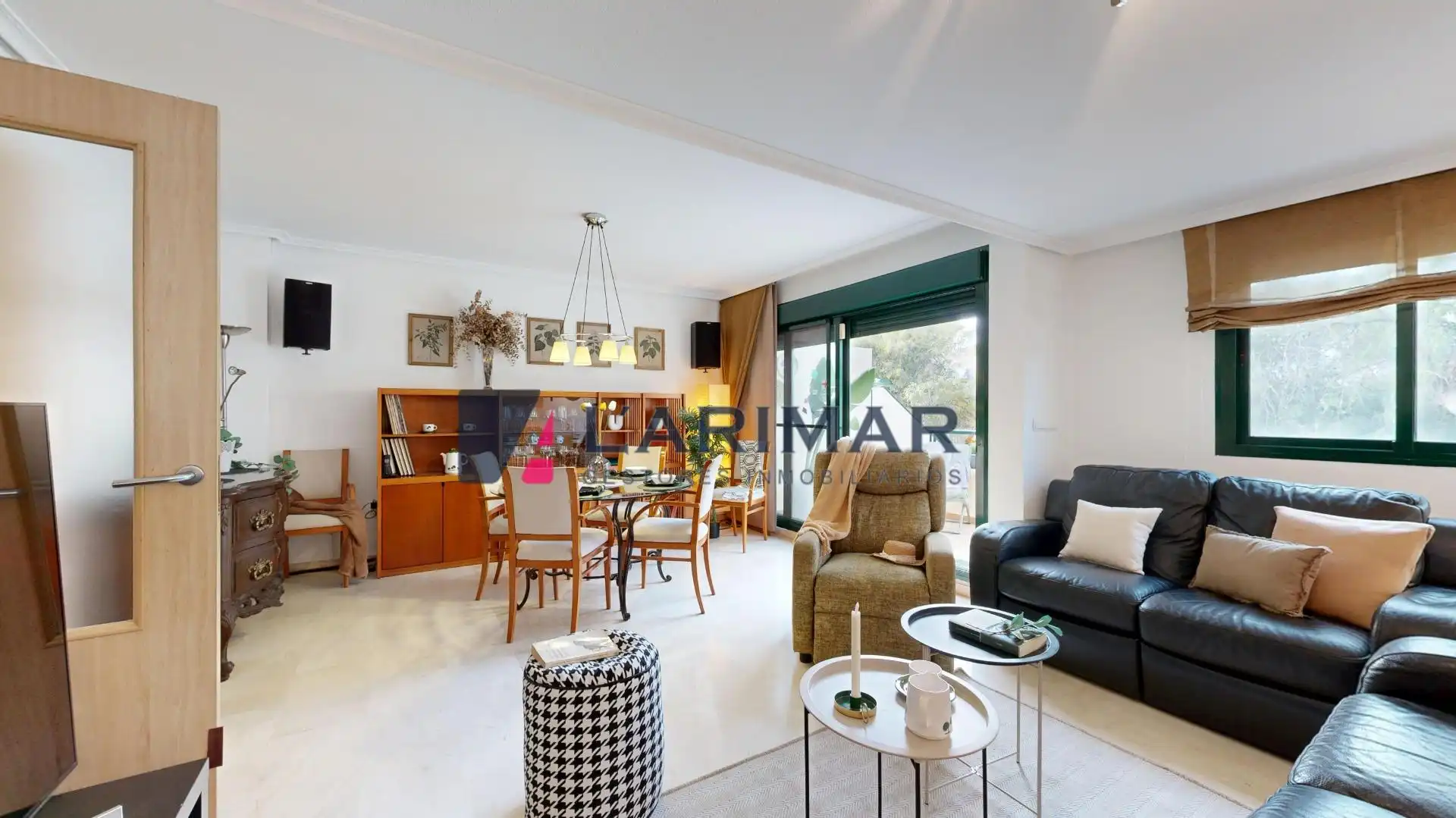 Sala de estar de Casa adosada en venta en Alicante / Alacant con Aire acondicionado, Jardín privado y Terraza