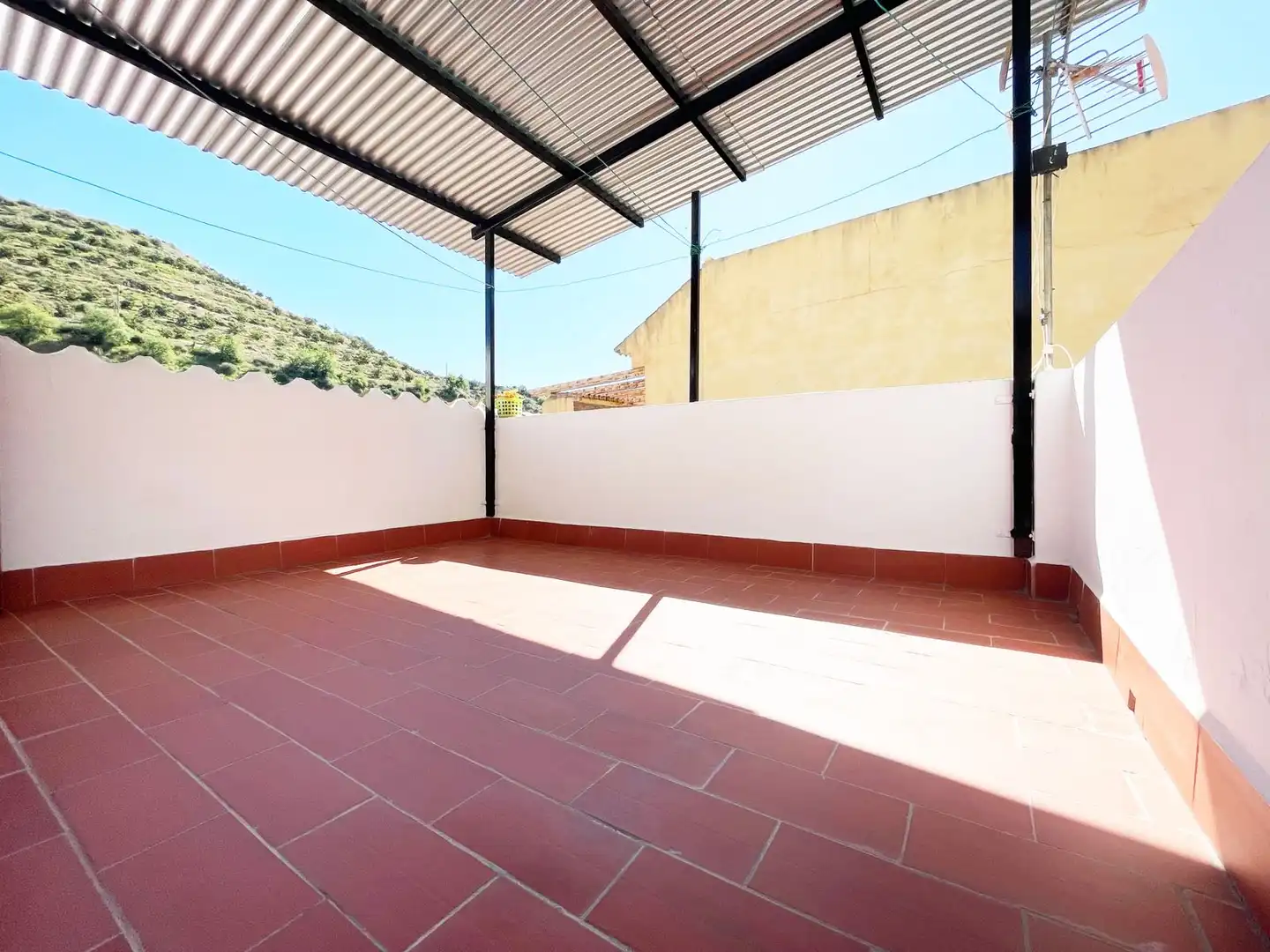 Terrassa de Casa o xalet en venda en Viñuela amb Moblat i Balcó