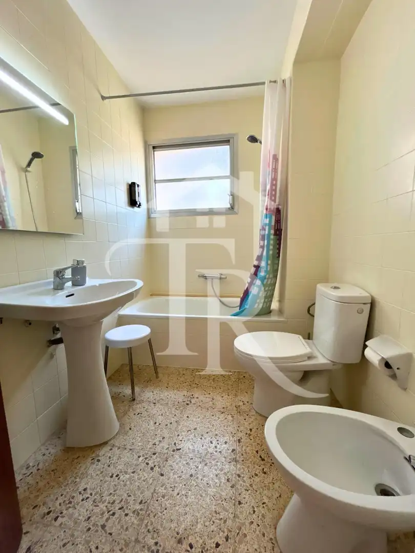 Bany de Pis en venda en Roda de Berà amb Jardí privat, Terrassa i Traster