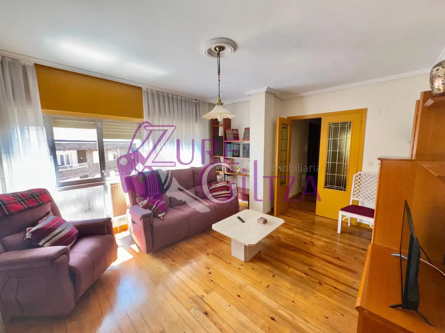 Living room of Flat for sale in Durango  with Heating, Storage room and Furnished