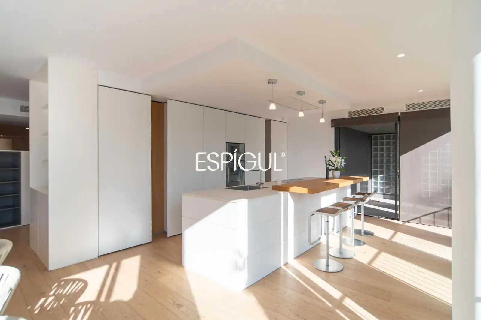 Cuina de Pis en venda en Girona amb Aire condicionat, Calefacció i Parquet