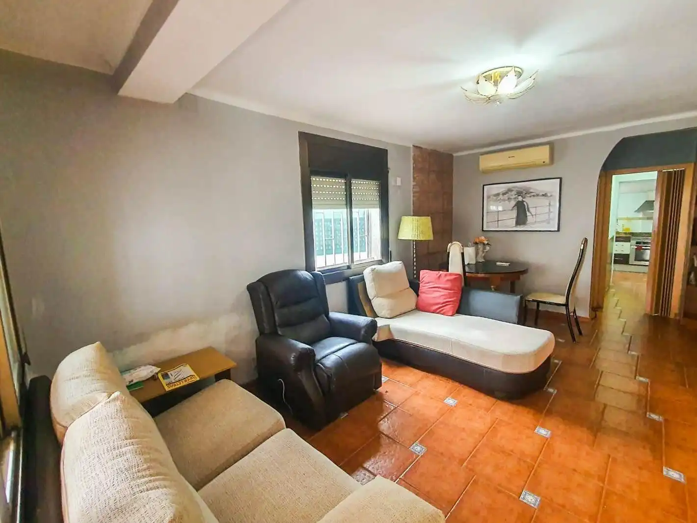 Sala de estar de Casa o chalet en venta en Esparreguera con Aire acondicionado, Jardín privado y Piscina