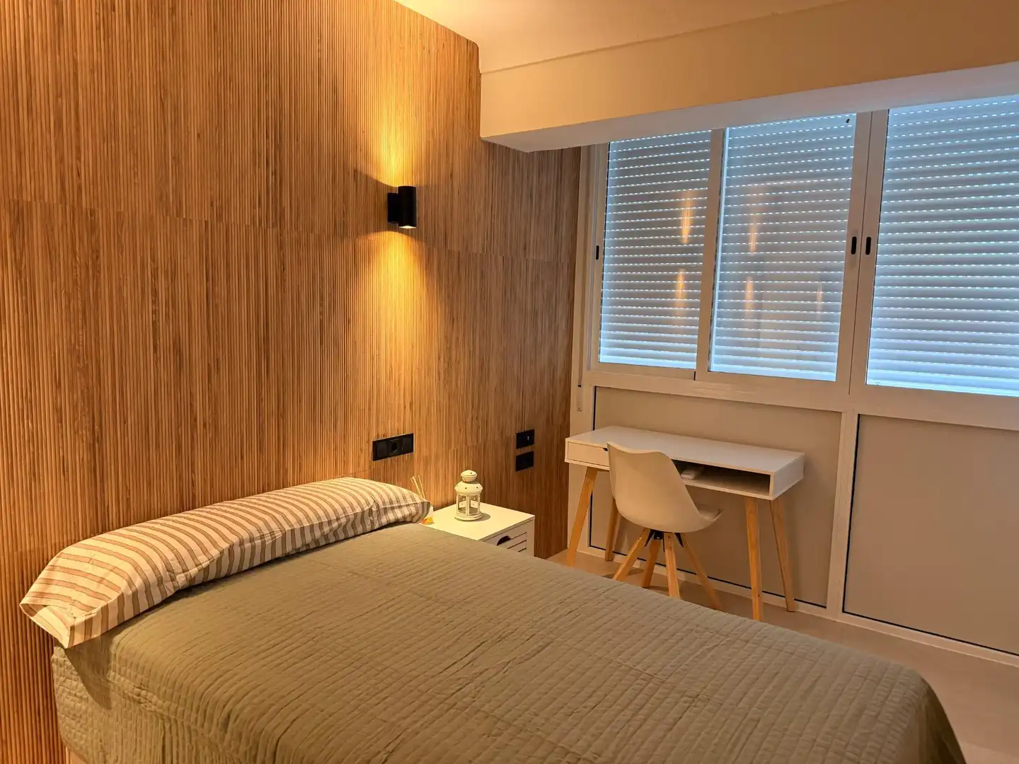Schlafzimmer von Wohnung zur untervermieten in Sevilla mit Klimaanlage, Terrasse und Möbliert