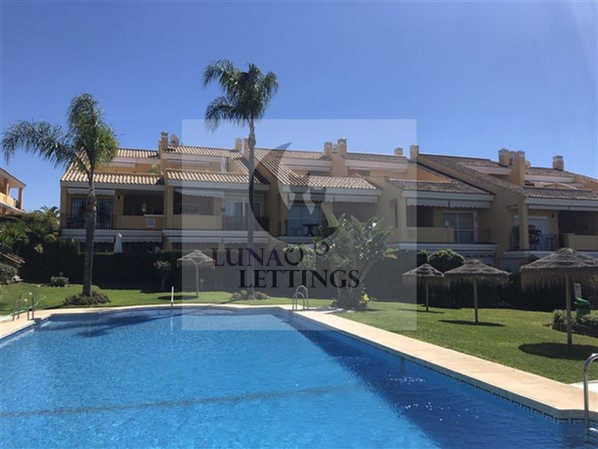 Vista exterior de Planta baixa de lloguer en Marbella amb Calefacció, Terrassa i Forn
