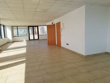 Büro mit Aufzug zur Miete in Calle TORELLÓ