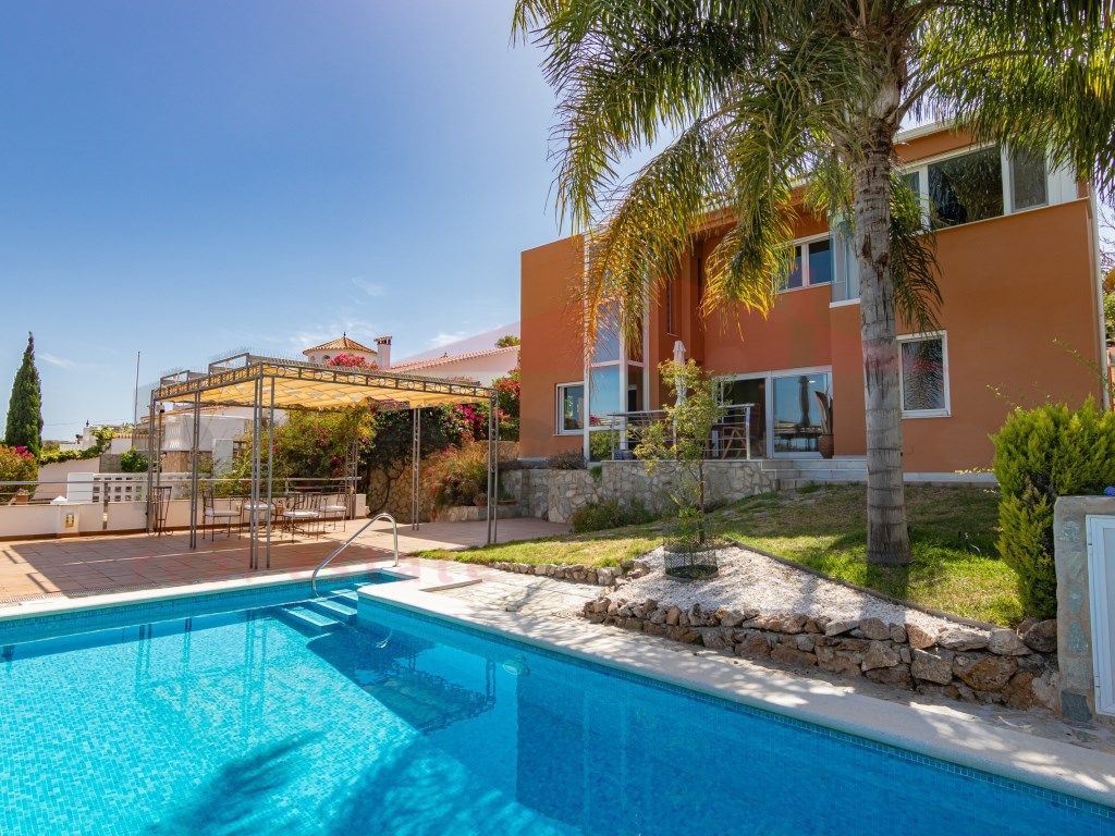 Piscina de Casa o xalet en venda en Vélez-Málaga amb Piscina