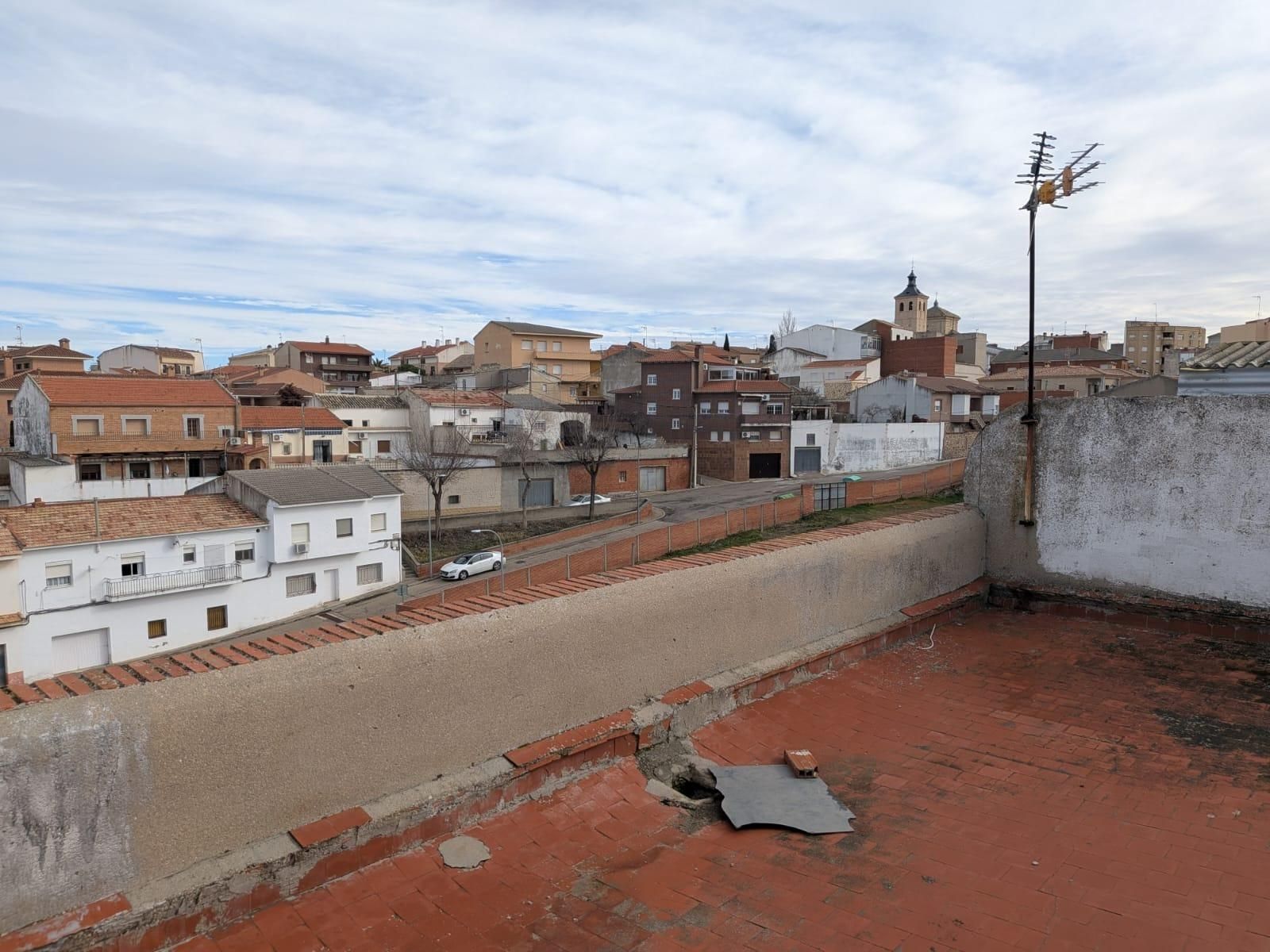 Exterior view of Single-family semi-detached for sale in Alameda de la Sagra