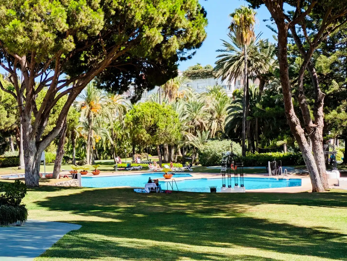 Swimming pool of Flat for sale in Marbella  with Air Conditioner, Heating and Private garden