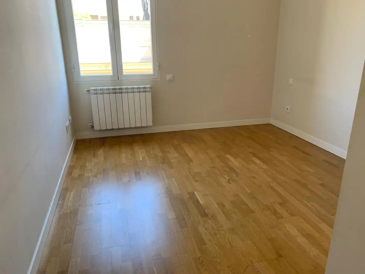 Bedroom of Attic for rent in Madrid  with Air Conditioner, Heating and Parquet flooring