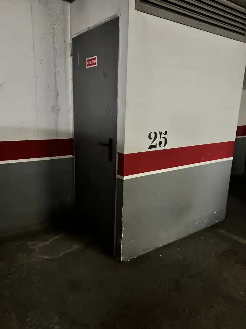 Einzelparkplatz mit Aufzug zum Verkauf in Carrer de Bernat Boades, imagen 2