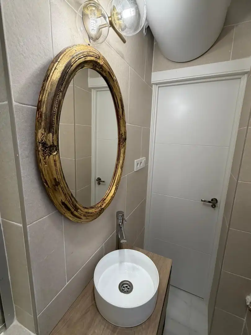 Badezimmer von Wohnung zur Miete in Centro