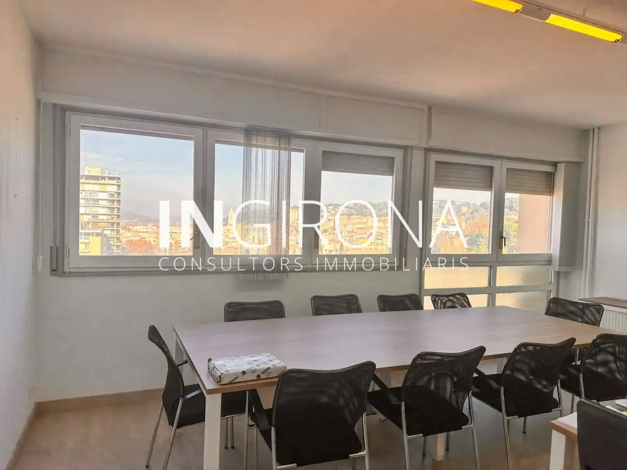 Office for sale in Girona  with Air Conditioner and Heating