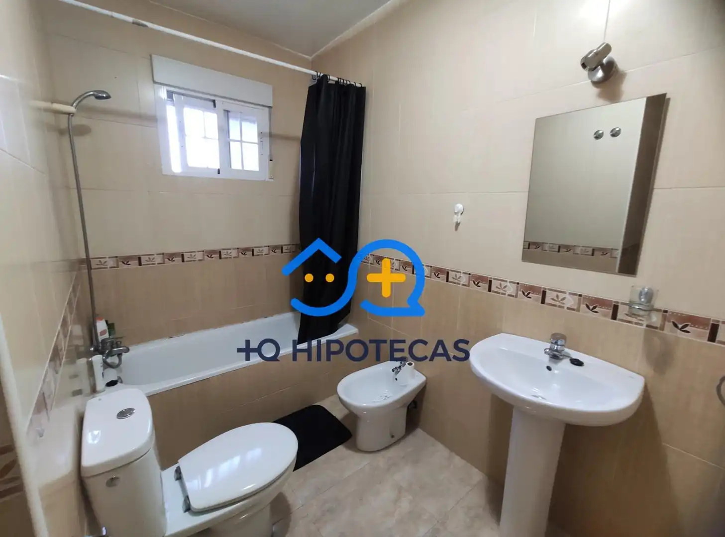 Bany de Casa adosada en venda en Yeles amb Aire condicionat i Terrassa