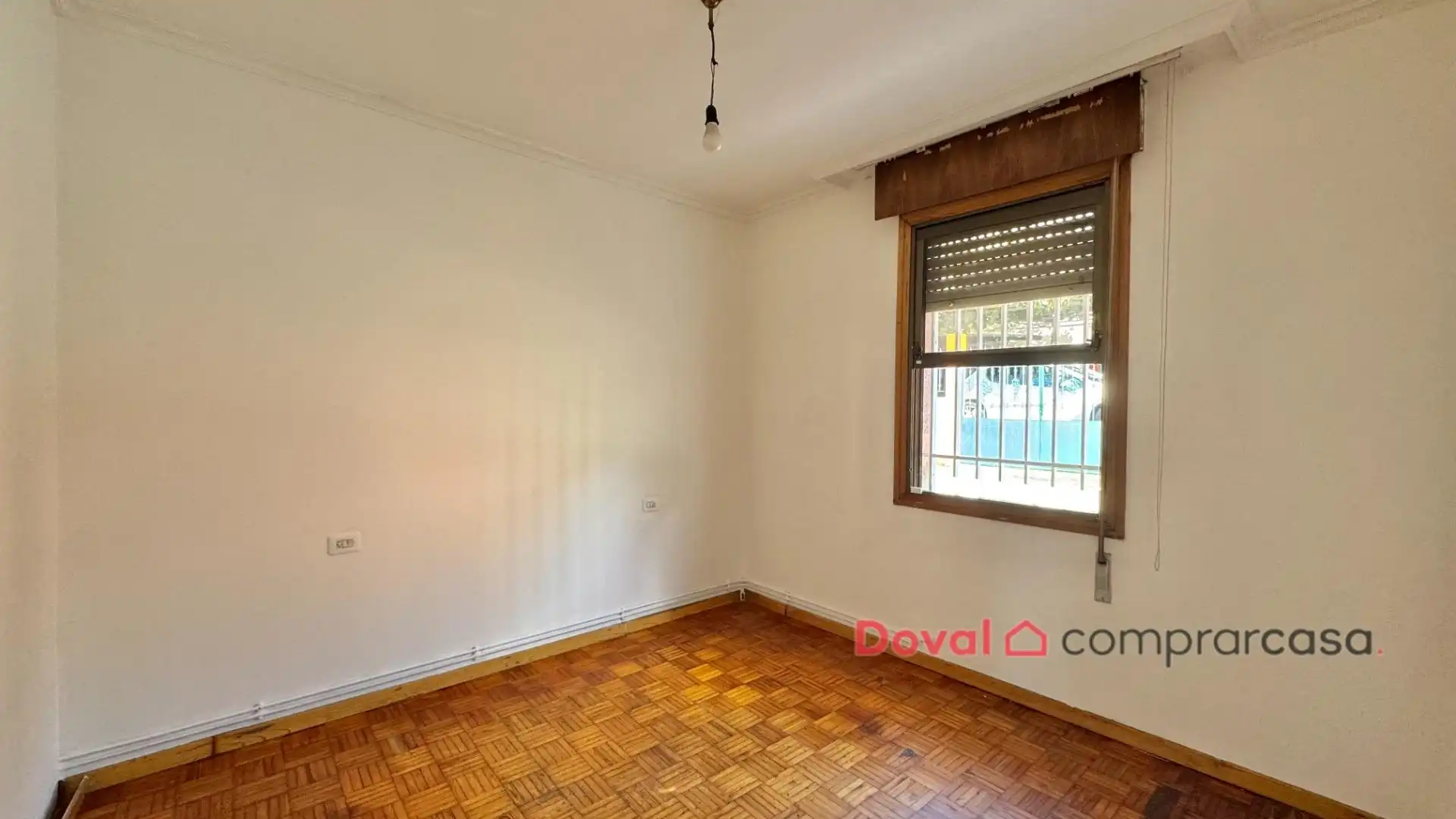 Bedroom of Houses for sale in Vigo   with Heating, Private garden and Parquet flooring