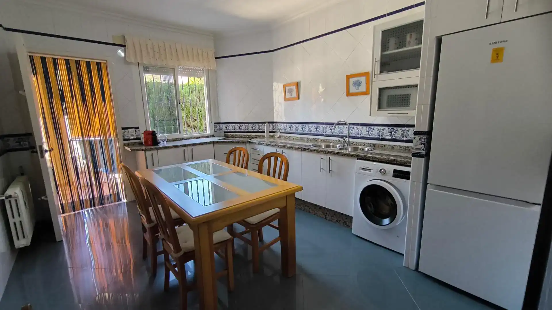 Cuina de Casa o xalet en venda en Valencina de la Concepción amb Piscina