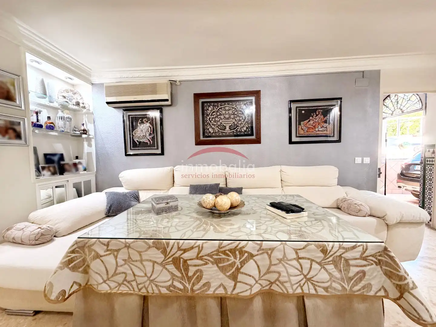Living room of Detached homes for sale in Sevilla  with Air Conditioner, Terrace and Storage room