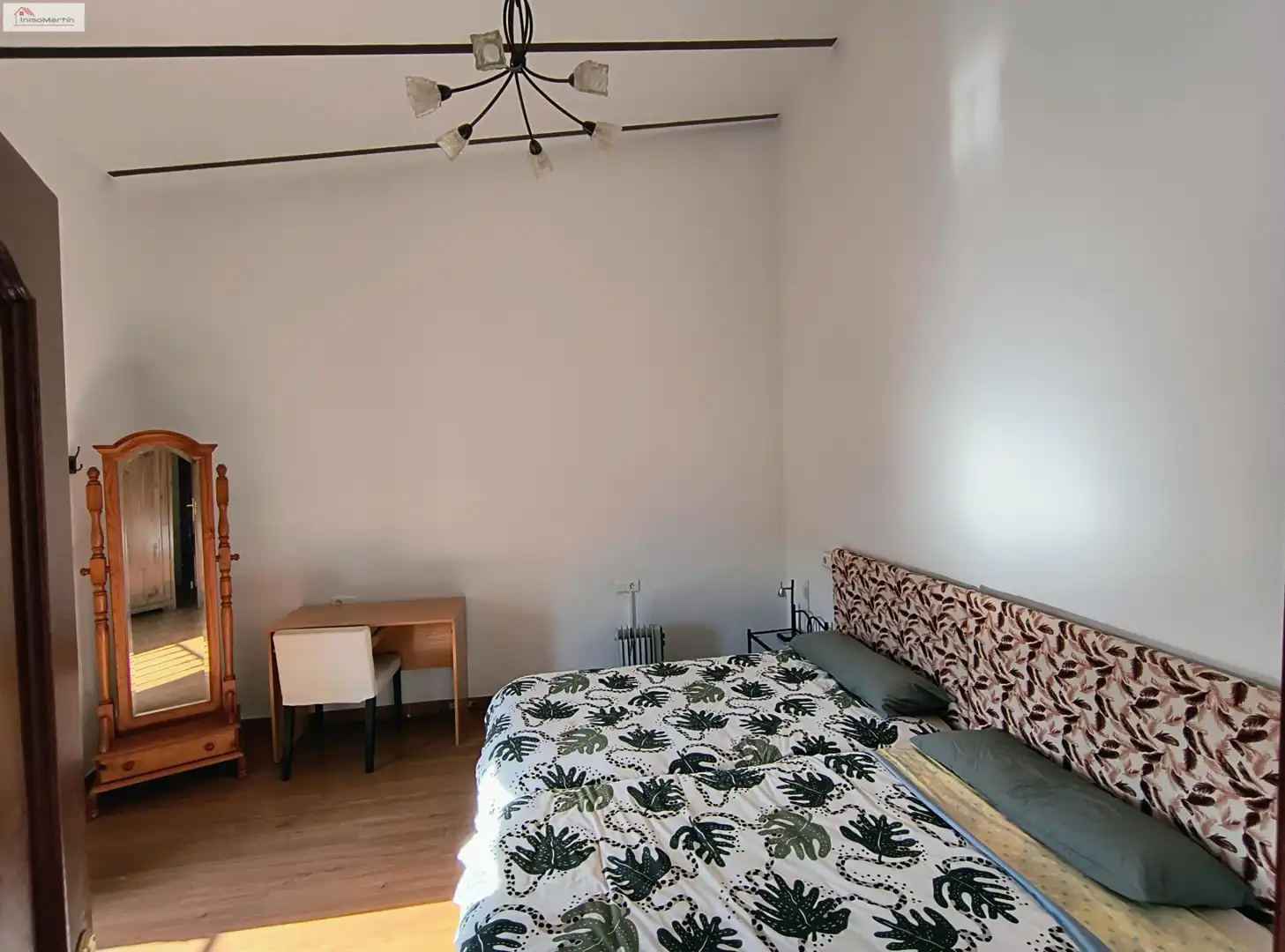 Habitación de Casa adosada en venta en Almadén de la Plata con Aire acondicionado, Calefacción y Terraza
