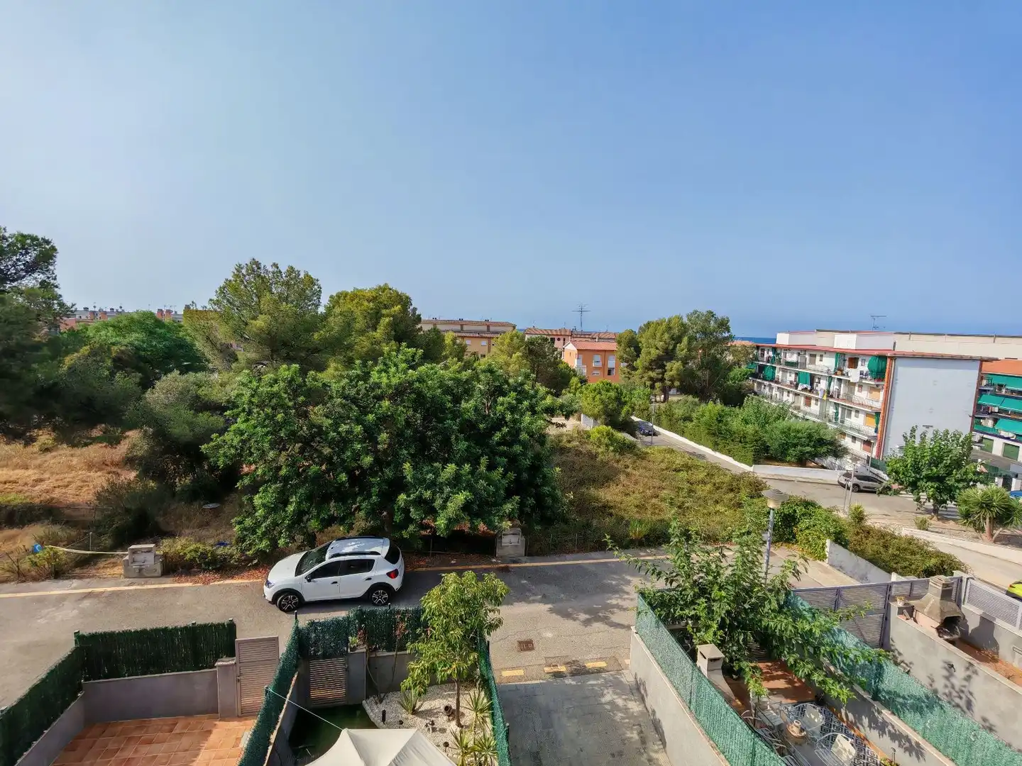Vista exterior de Casa adosada en venta en El Vendrell con Aire acondicionado, Calefacción y Jardín privado
