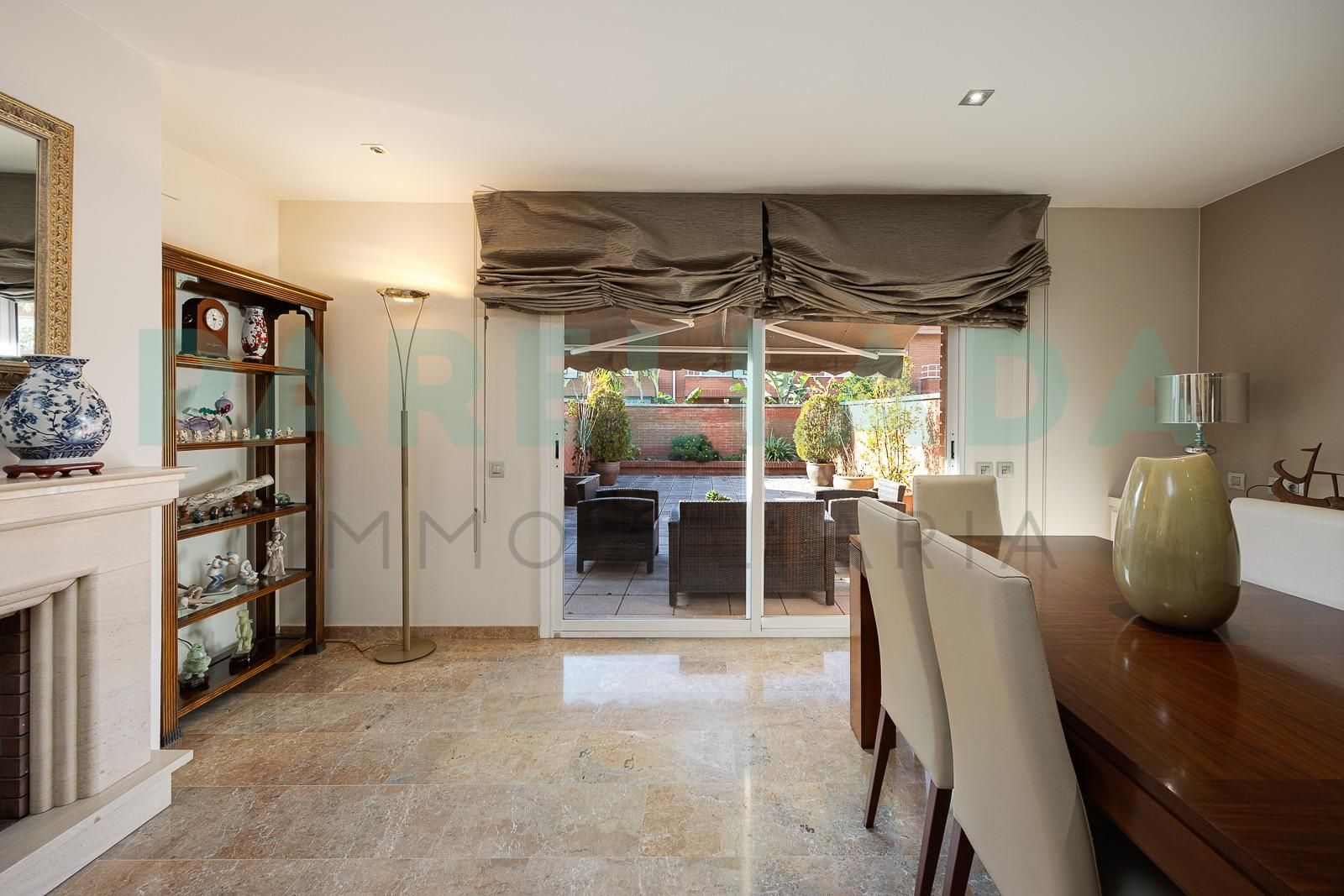 Menjador de Casa o xalet en venda en Badalona amb Aire condicionat, Calefacció i Jardí privat