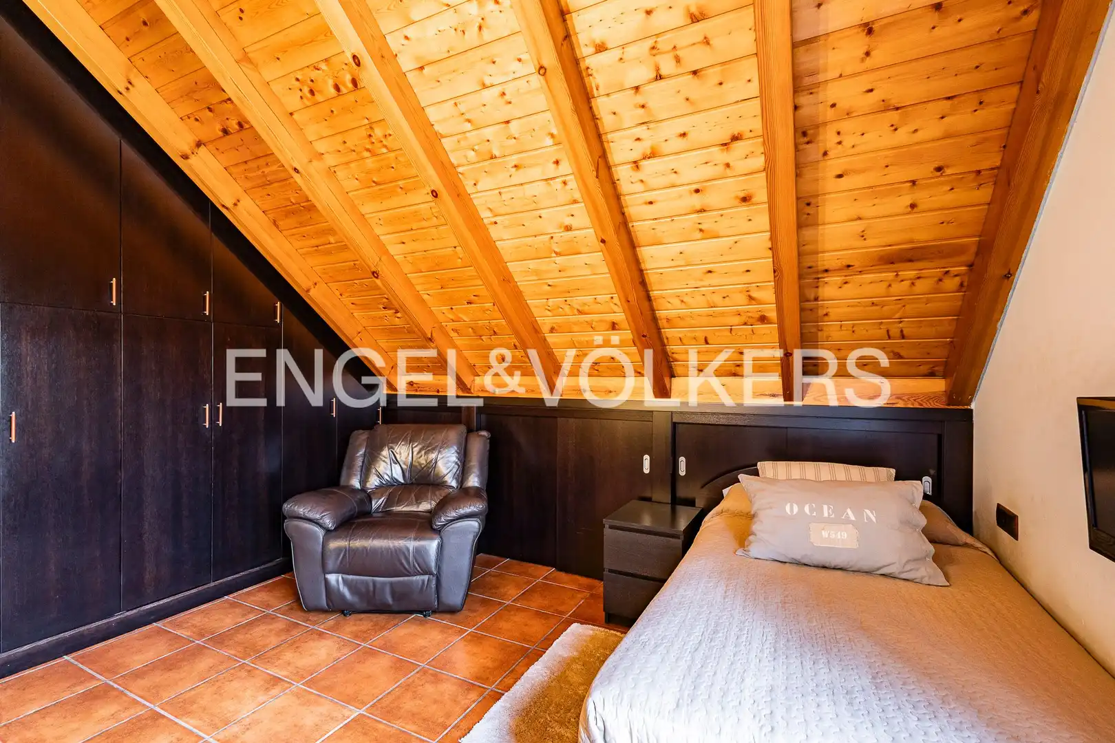 Bedroom of Houses for sale in Sant Cugat del Vallès  with Heating, Private garden and Parquet flooring