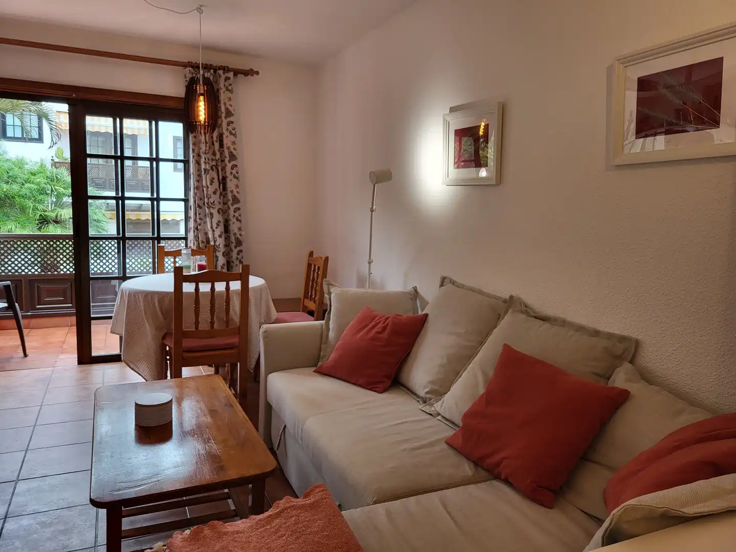 Sala d'estar de Apartament en venda en Puerto de la Cruz amb Piscina, Moblat i Balcó